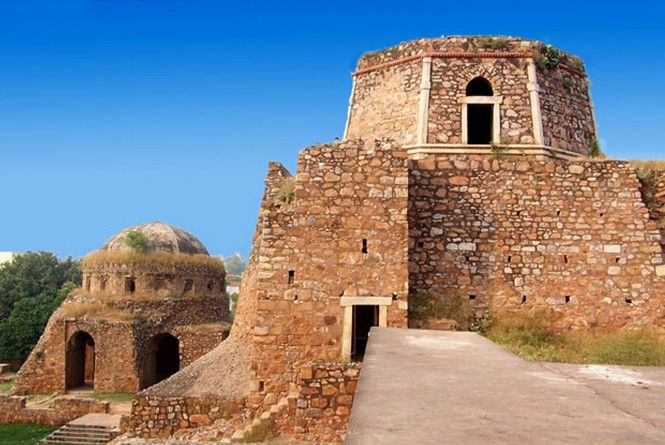 5 Lesser Monuments in Delhi with Historical Significance