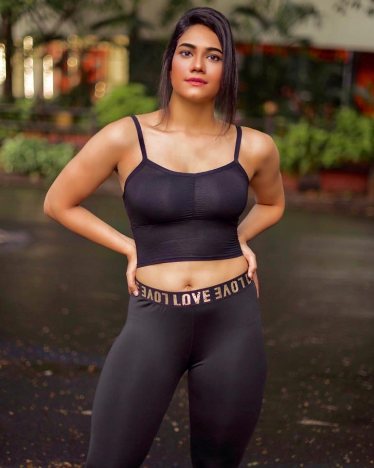 Meet India's Hottest Fitness Trainer Richi Shah, See Photos