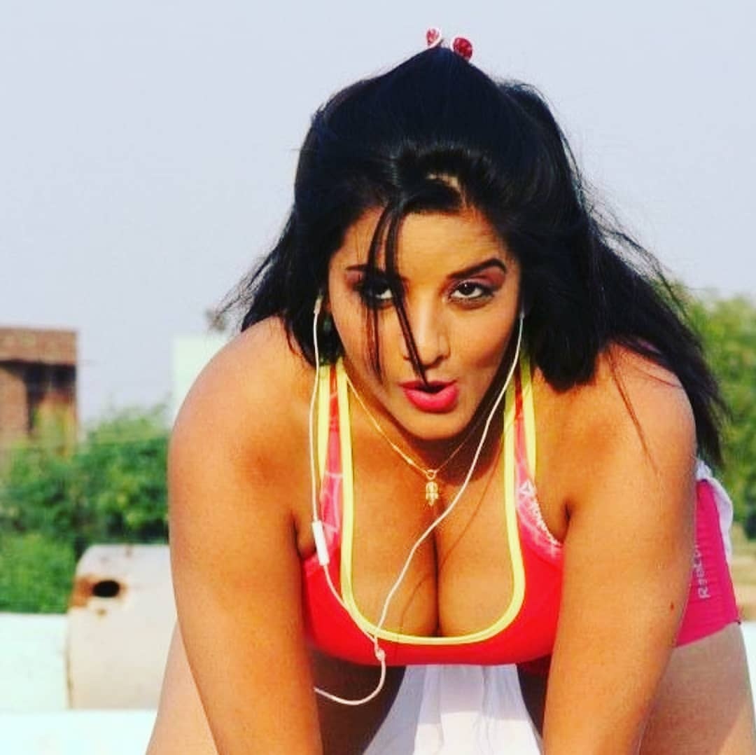 Hottest Pictures Of Bhojpuri Bombshell Monalisa hottest-pictures-of-bhojpuri-bombshell-monalisa
