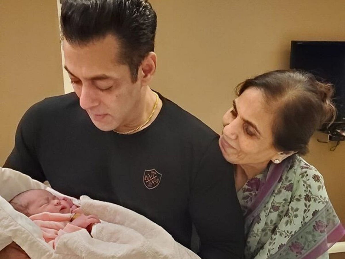 Adorable Picture Of Salman Khan Holding His Niece Ayat