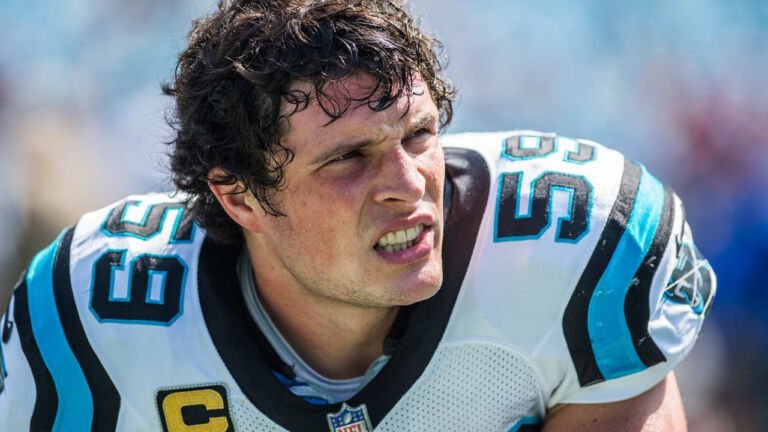 Luke Kuechly announces retirement