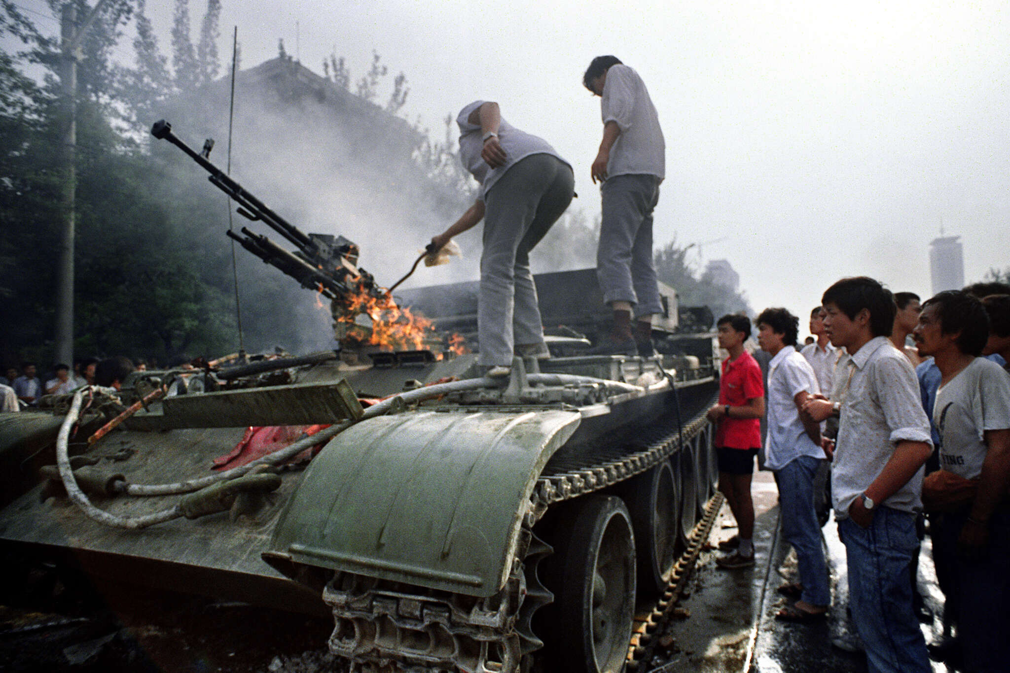 tank man tiananmen square video