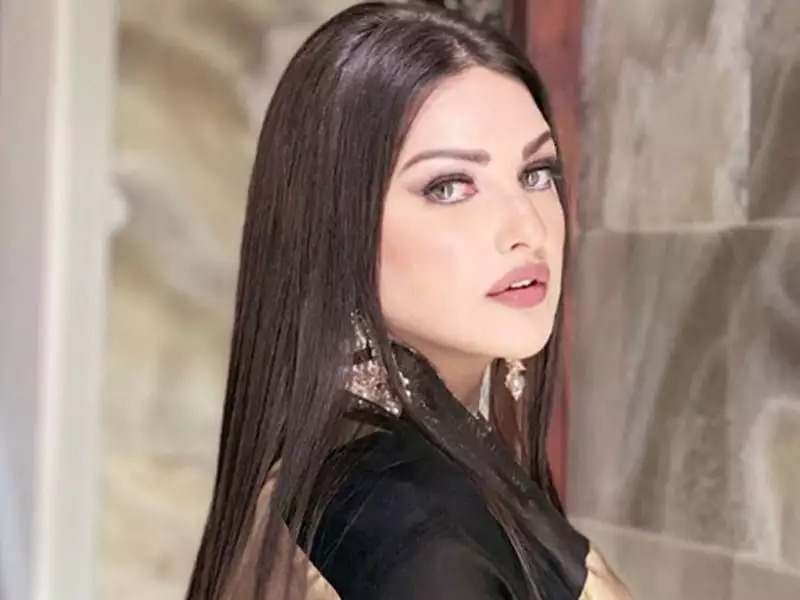 Himanshi Khurana Twitter