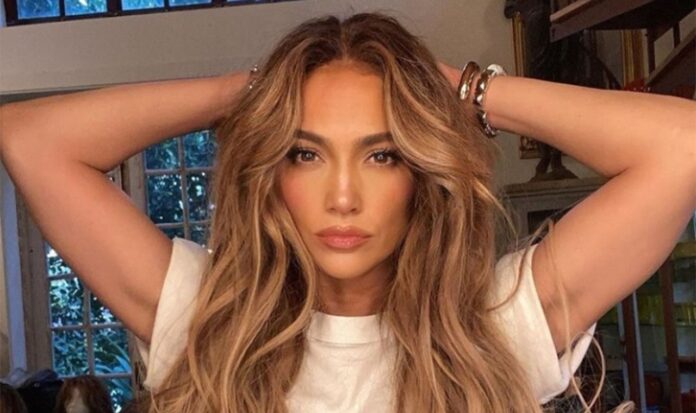 Jennifer Lopez Orange Bikini Video Is Setting The Screen Ablaze