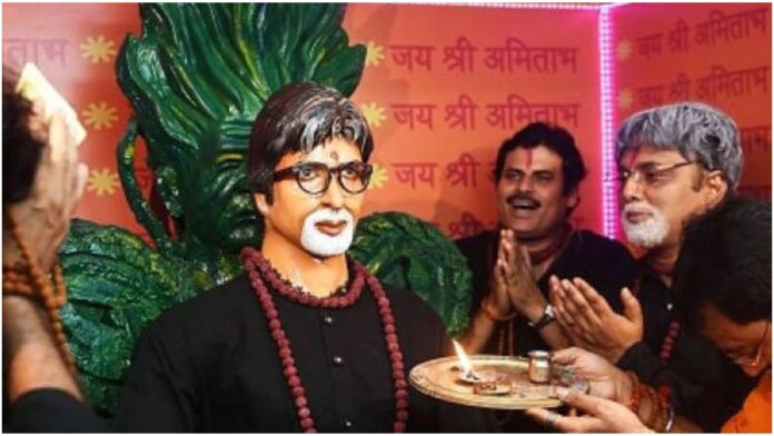 You Won’t Believe That Amitabh Bachchan is Worshiped Everyday In This Temple!