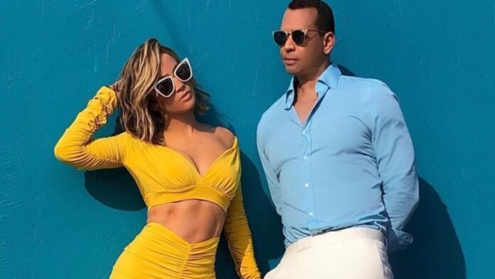 Don’t Miss The KISS Between Jennifer López And Alex Rodríguez After Spit Rumors