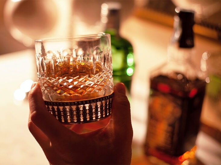 Best Ways To Drink Alcohol Without Disturbing Your Diet Goals