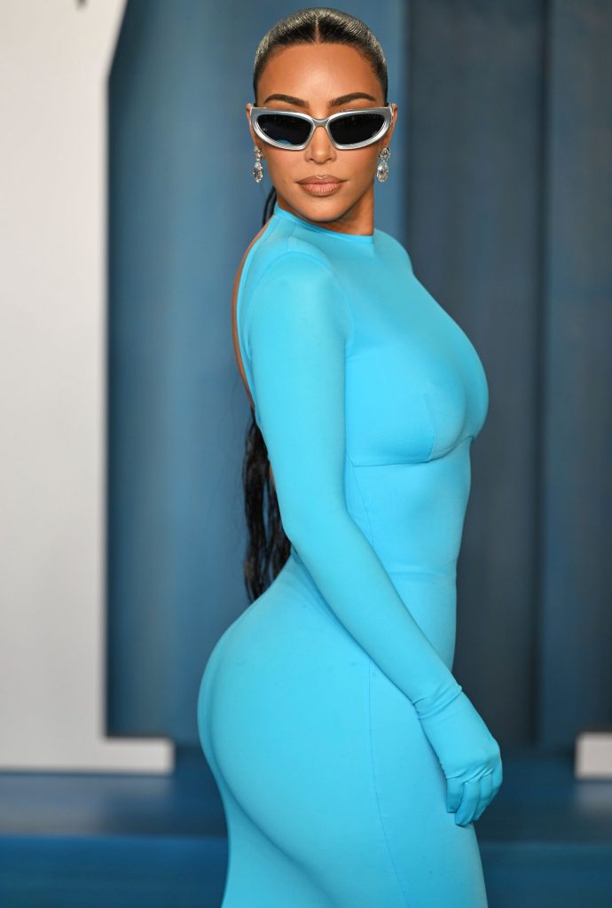 Hottest Looks At The Vanity Fair Oscar Party 2022 kim Kardashian