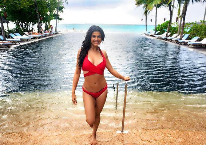 Hot Photos Collection of Shenaz Treasury