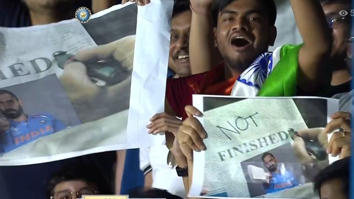 IND vs SA: Crowd roars as Dinesh Karthik walks out to bat for the remaining 5 balls