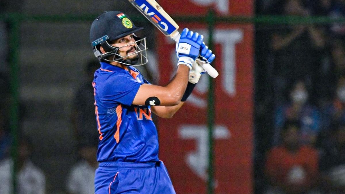 IND vs SA: Shreyas Iyer gears up in the 2nd over