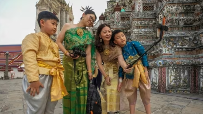 Thailand confers 5-month visa-free travel to Chinese tourists