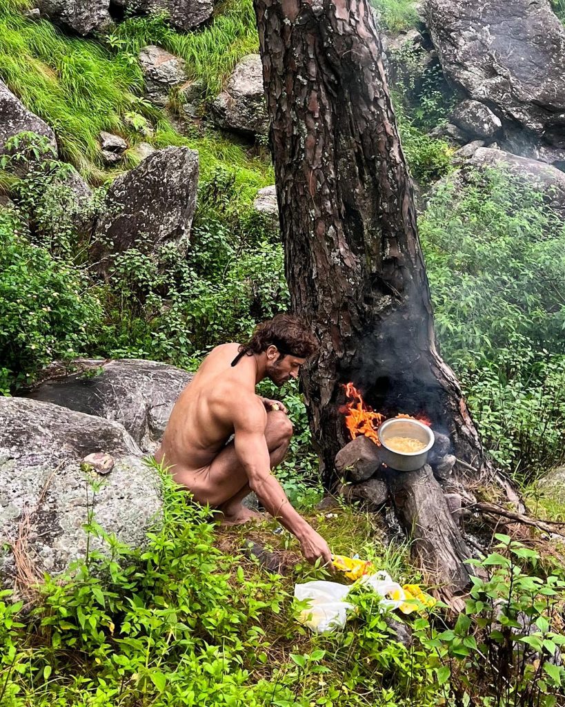 Vidyut Jammwal Stirs The Internet