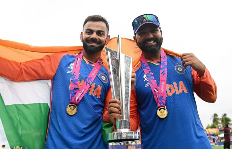 Virat Kohli lifting the trophy